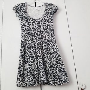 Black and white aeropostale dress